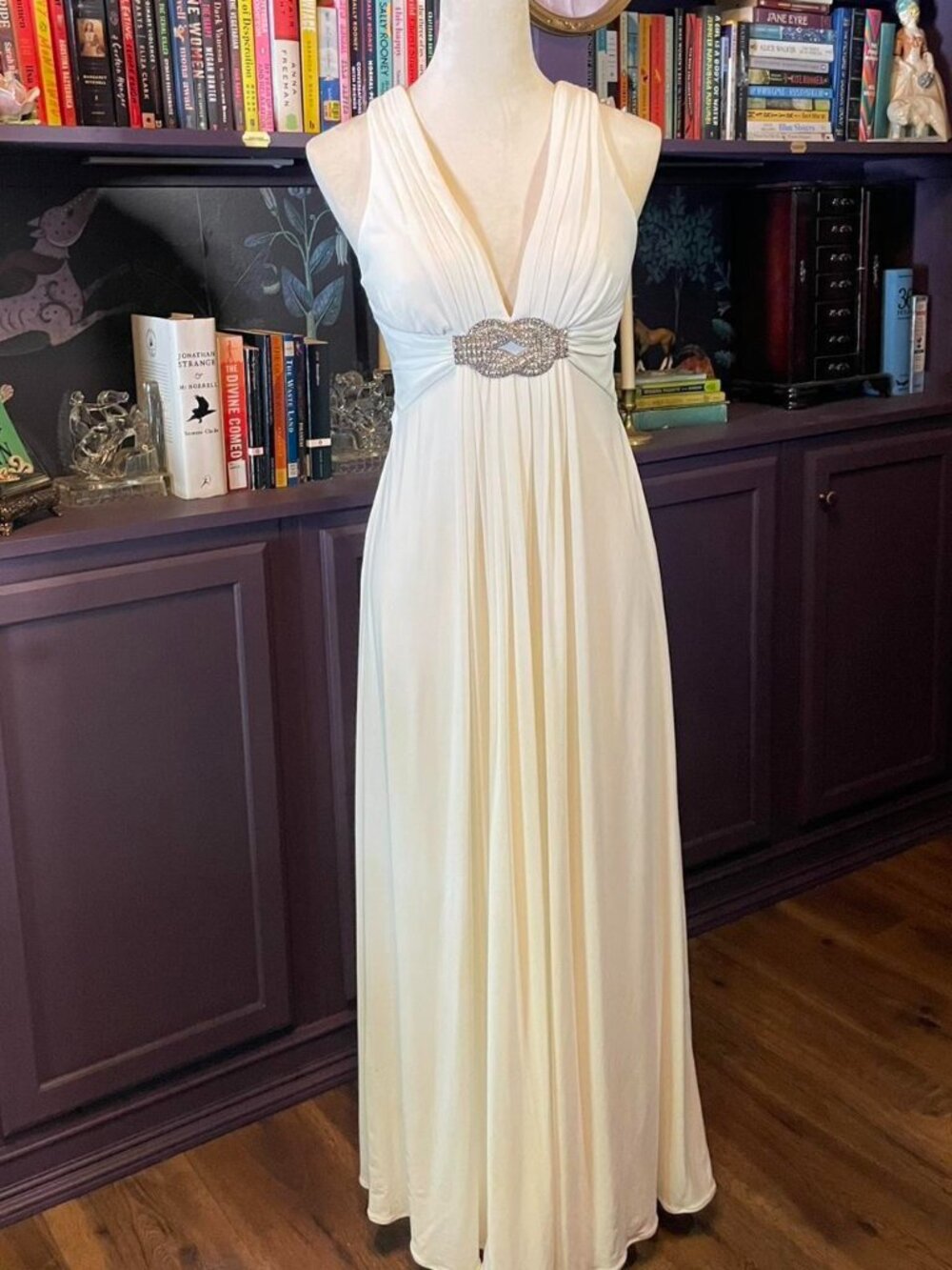 Stunning white Y2K backless semi formal maxi dress